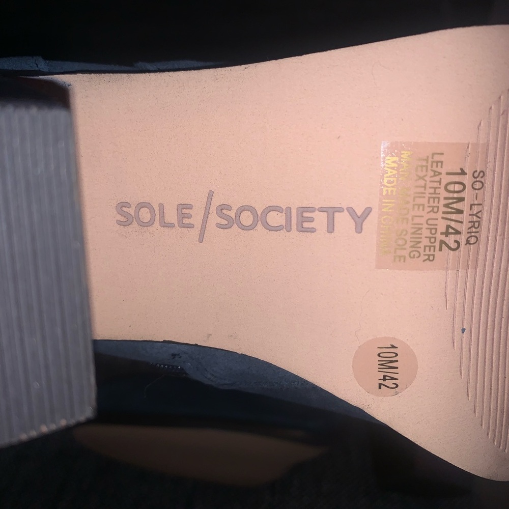 New Sole Society Women's Boots - Picture 6 of 8